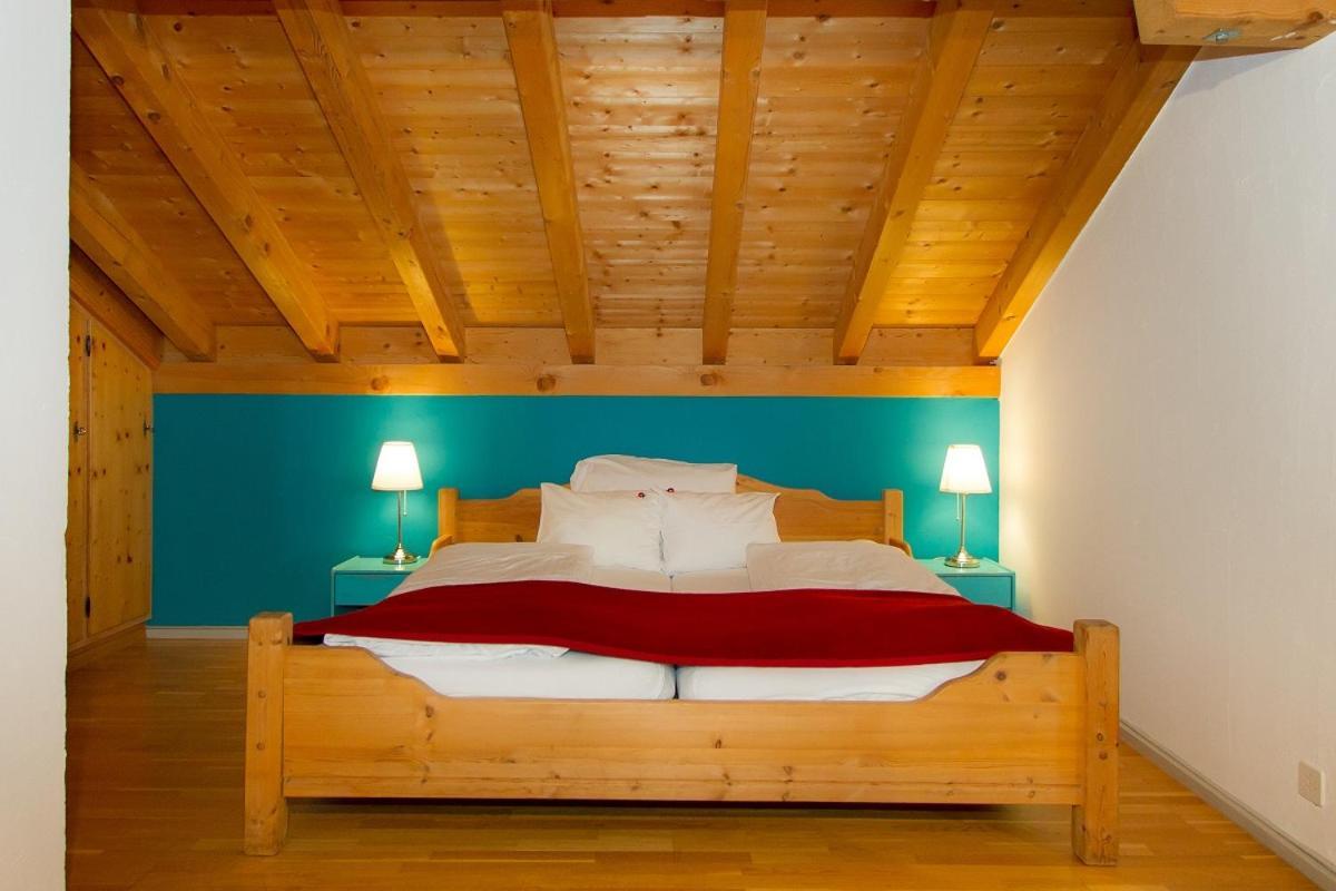 Hotel Veduta Cinuos-Chel Kültér fotó